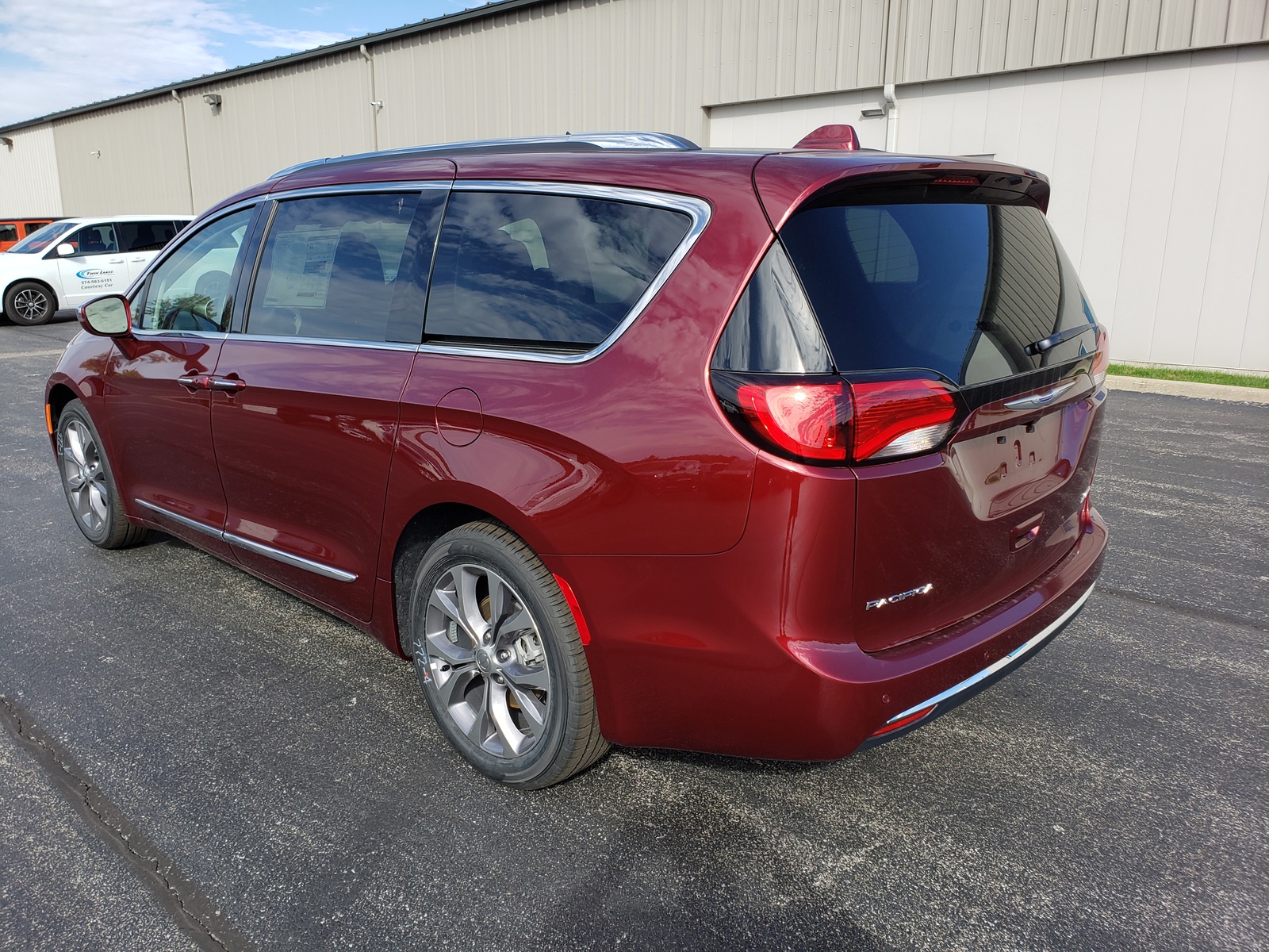 new-2020-chrysler-pacifica-limited-fwd-passenger-van-in-monticello